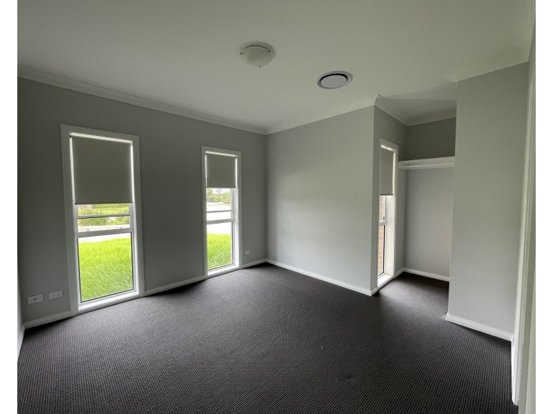 2 Hutt Street, Colebee NSW 2761