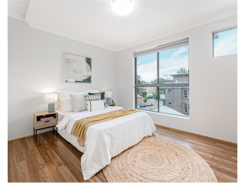 8/74 Hampton Court Road, Carlton NSW 2218