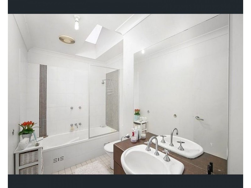 2/1 Bellbird Avenue, Terrigal NSW 2260
