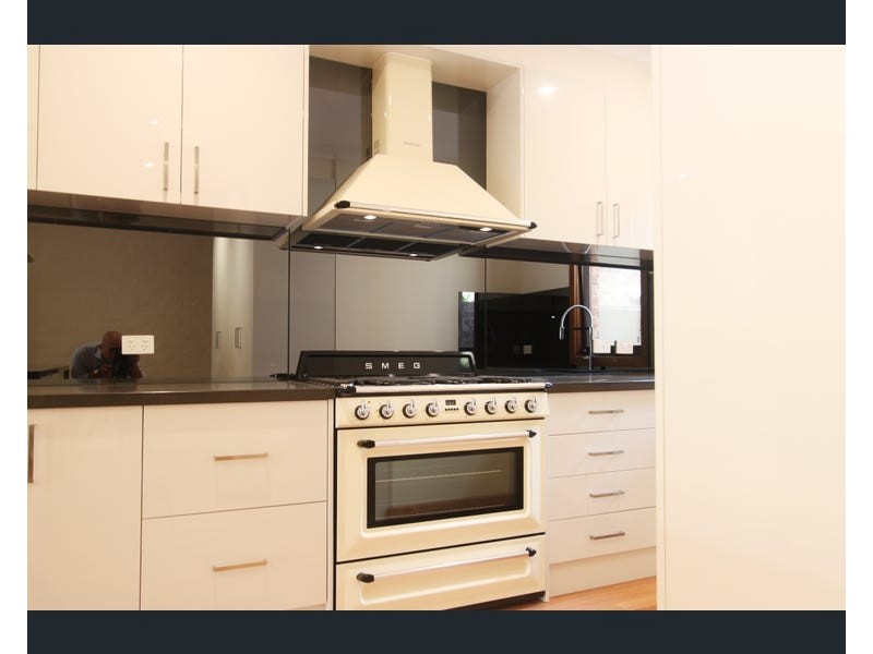 24 Benjamin Street, Parkville VIC 3052