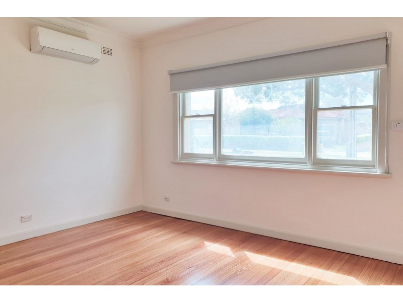 31 Thomas Street, Clayton VIC 3168