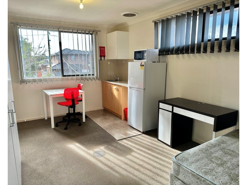 8 Florence Avenue, Clayton VIC 3168