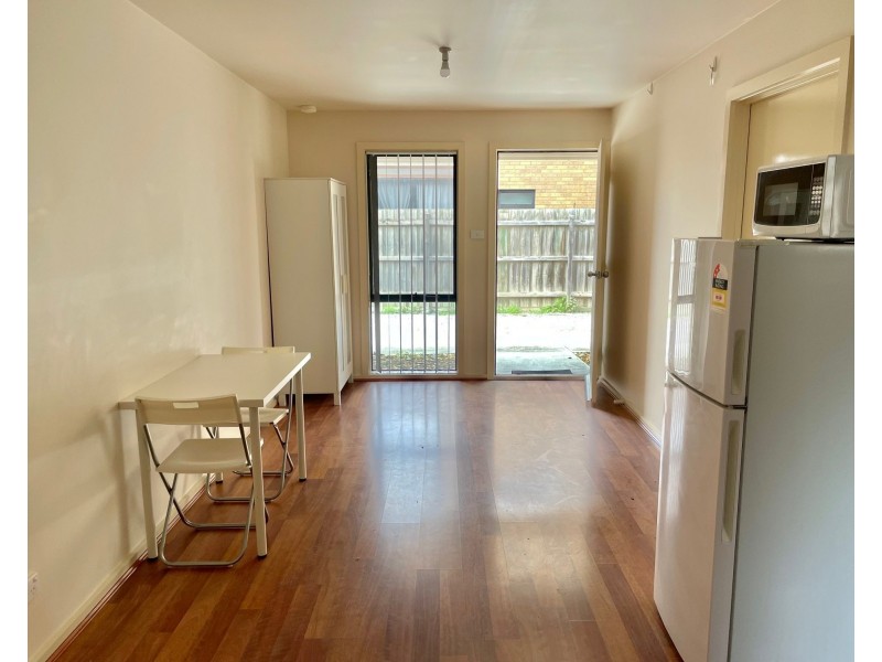 8/5 Rayhur Street, Clayton South VIC 3169