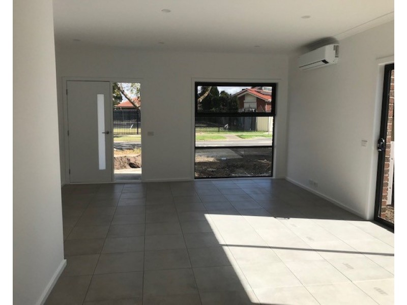 3/34 Cooke Avenue, Sunshine North VIC 3020