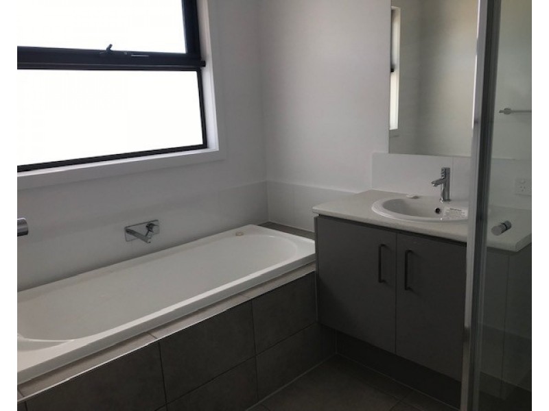 3/34 Cooke Avenue, Sunshine North VIC 3020