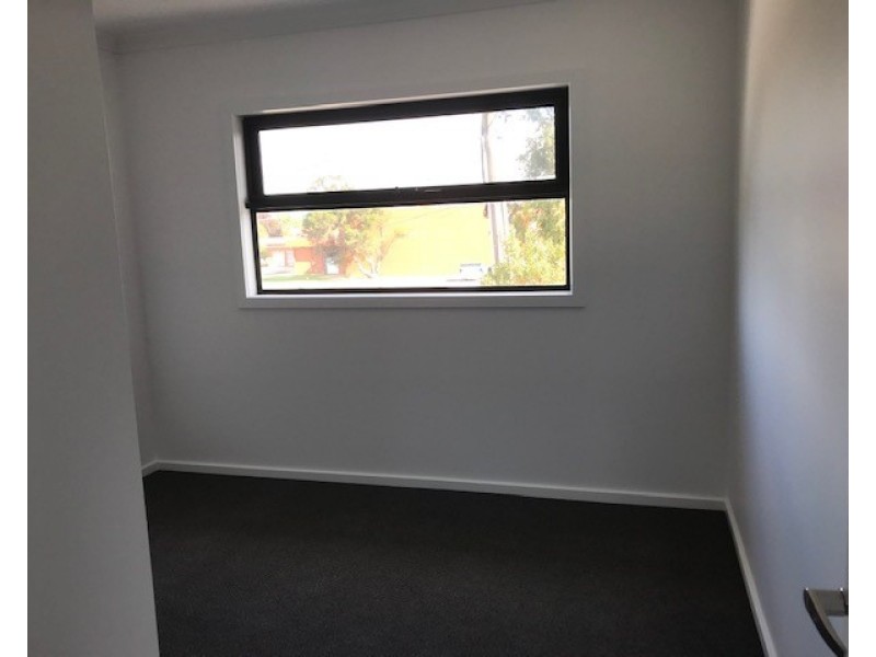 3/34 Cooke Avenue, Sunshine North VIC 3020