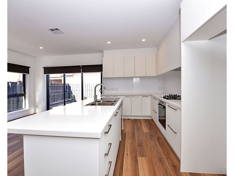 3/8 Myriong Street, Clayton VIC 3168