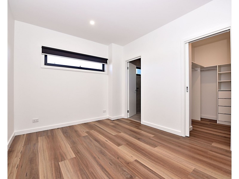 3/8 Myriong Street, Clayton VIC 3168