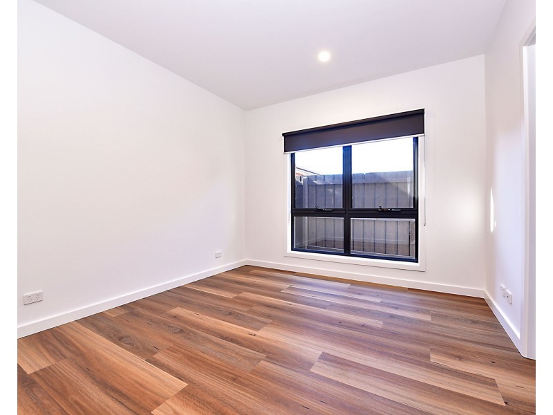 3/8 Myriong Street, Clayton VIC 3168