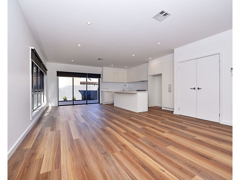 3/8 Myriong Street, Clayton VIC 3168