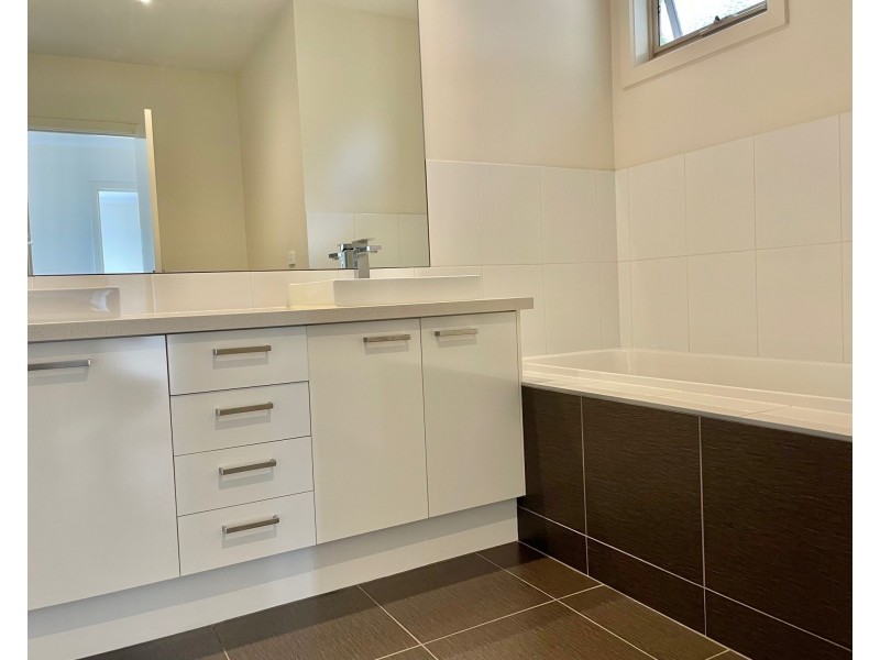 2/1 Eva Street, Clayton VIC 3168