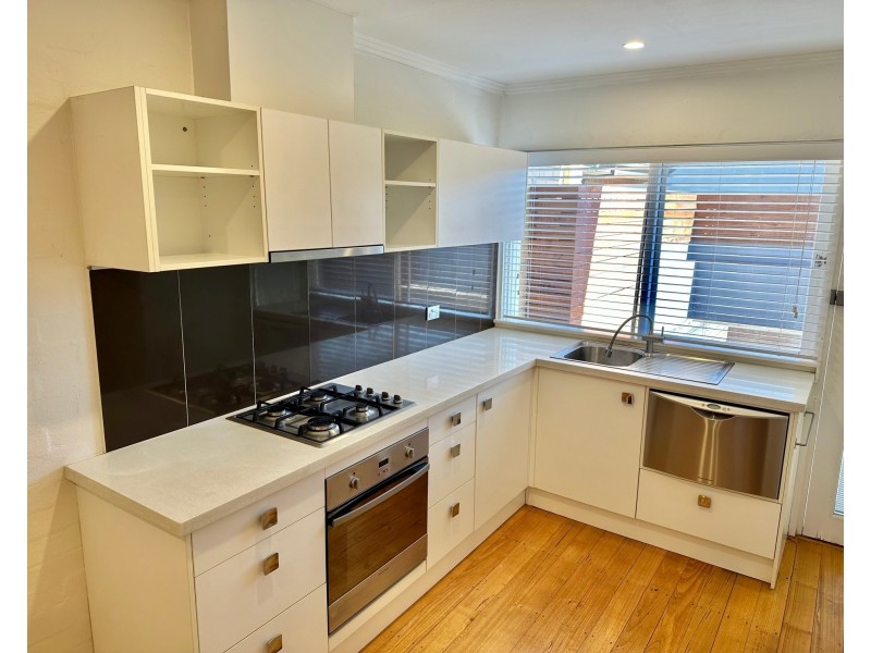 2/13 Woodbine Grove, Chelsea VIC 3196