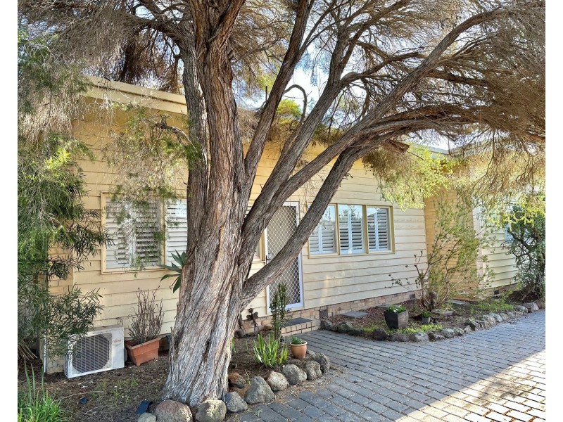 2/13 Woodbine Grove, Chelsea VIC 3196