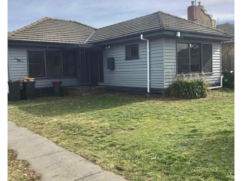 27 Thomas Street, Clayton VIC 3168