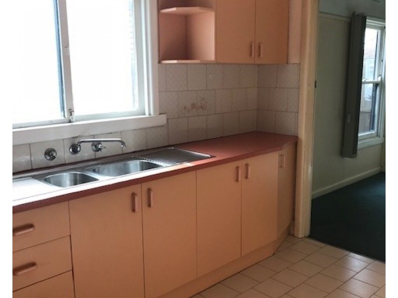 27 Thomas Street, Clayton VIC 3168