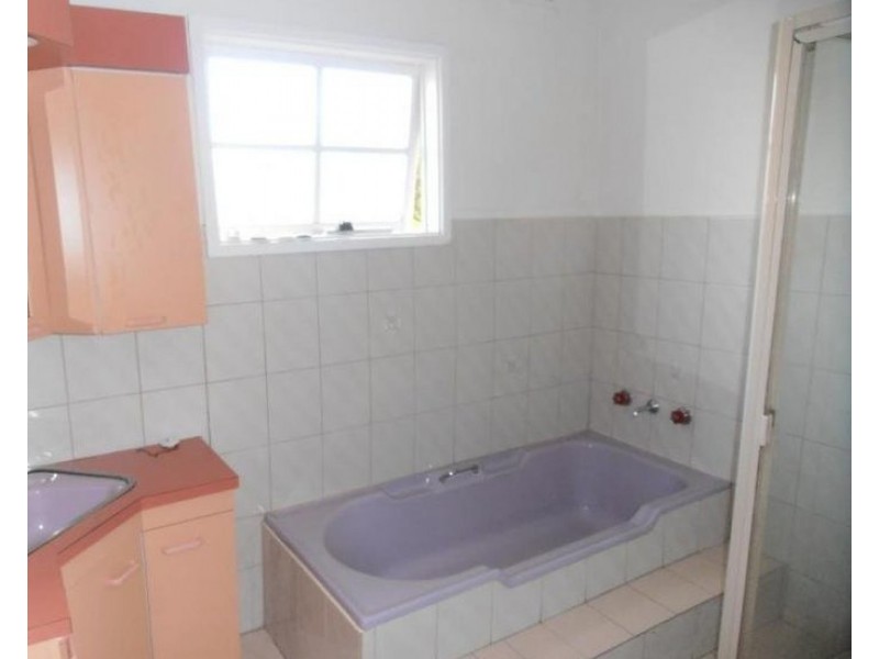 27 Thomas Street, Clayton VIC 3168