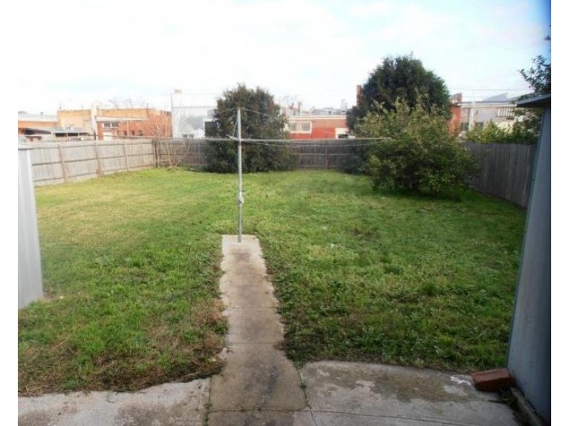 27 Thomas Street, Clayton VIC 3168