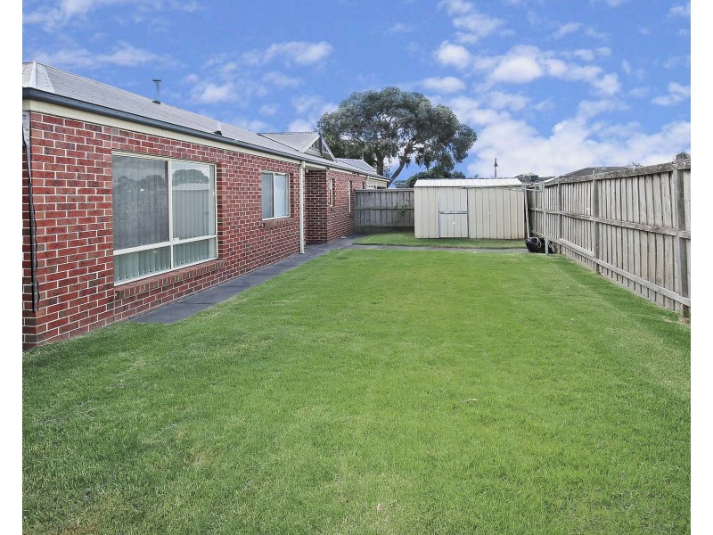 13 Stonehaven Avenue, Cranbourne VIC 3977