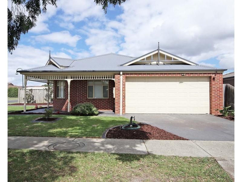 13 Stonehaven Avenue, Cranbourne VIC 3977