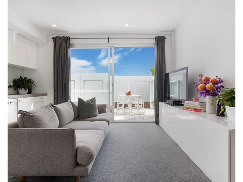 212/33 James Street, Windsor VIC 3181