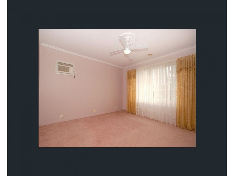 1/4 Hammence Street, Glen Waverley VIC 3150