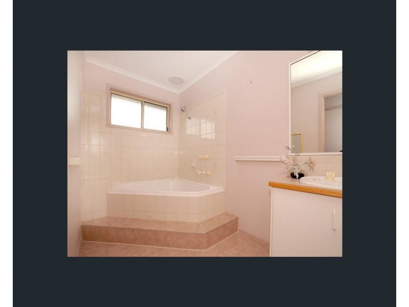 1/4 Hammence Street, Glen Waverley VIC 3150