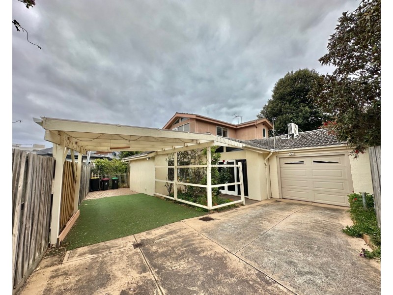 3A Mcindoe Parade, Parkdale VIC 3195