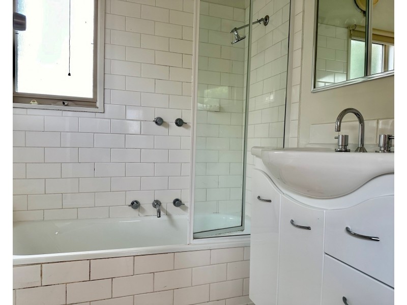 3A Mcindoe Parade, Parkdale VIC 3195