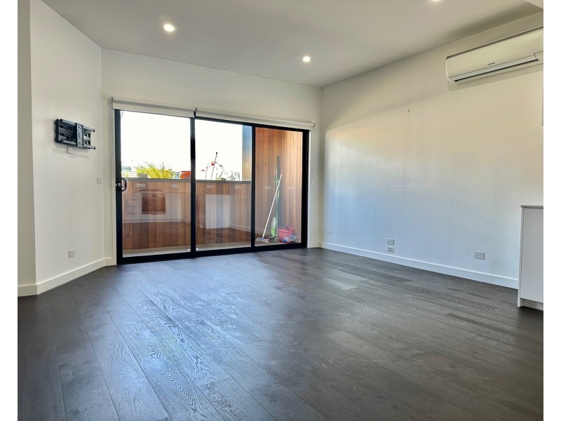 8/8 Salmon Street, Mentone VIC 3194