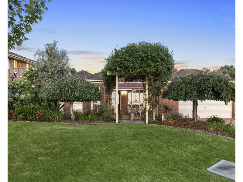 11 Woolmer Court, Frankston South VIC 3199