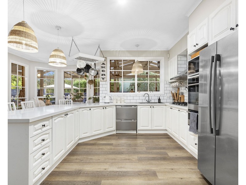 11 Woolmer Court, Frankston South VIC 3199