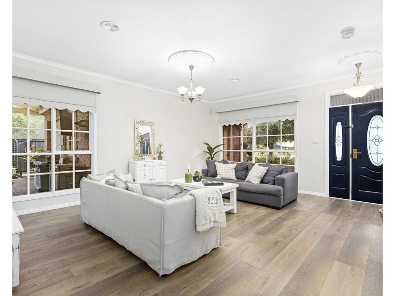 11 Woolmer Court, Frankston South VIC 3199