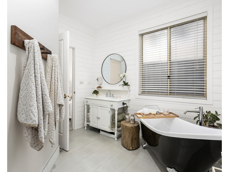 11 Woolmer Court, Frankston South VIC 3199