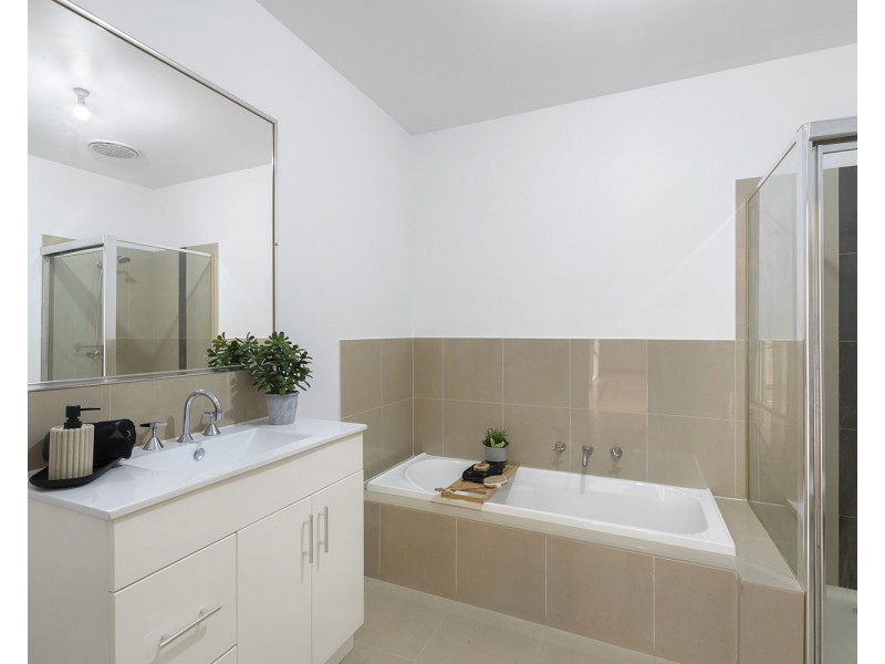 2/56 Golden Avenue, Bonbeach VIC 3196