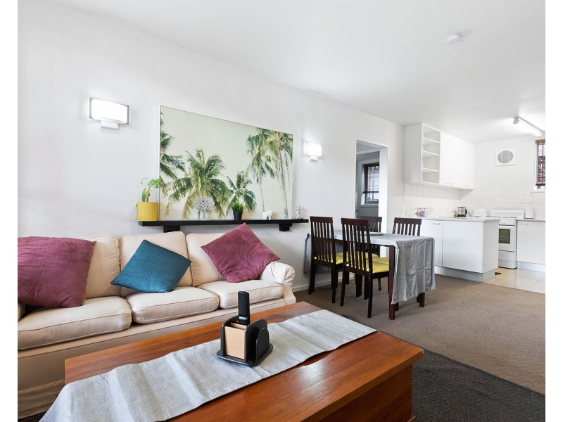 2/93 Dandenong Road East, Frankston VIC 3199