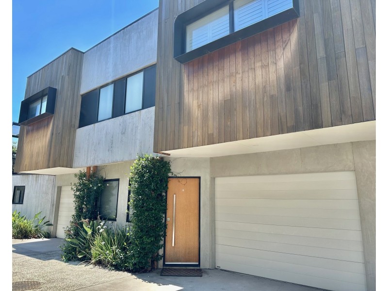 8/8 Salmon Street, Mentone VIC 3194