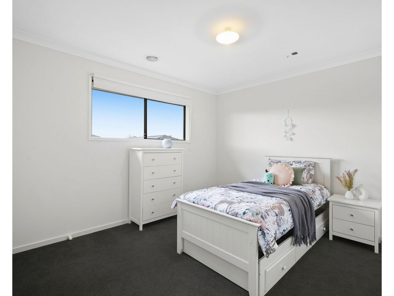 13 Goodenia Loop, Cranbourne West VIC 3977