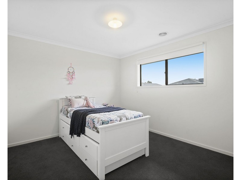 13 Goodenia Loop, Cranbourne West VIC 3977
