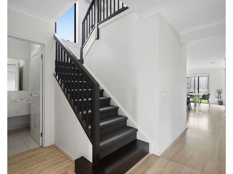 13 Goodenia Loop, Cranbourne West VIC 3977