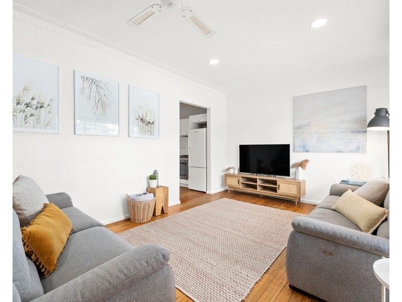 16 Royal Road, Bonbeach VIC 3196