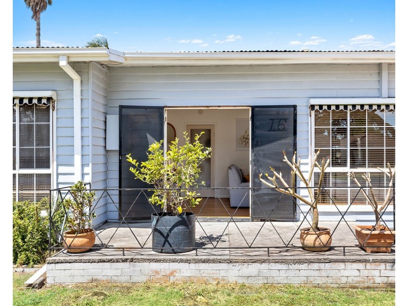 16 Royal Road, Bonbeach VIC 3196
