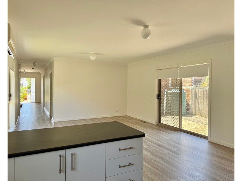 1/14 Manoon Road, Clayton South VIC 3169