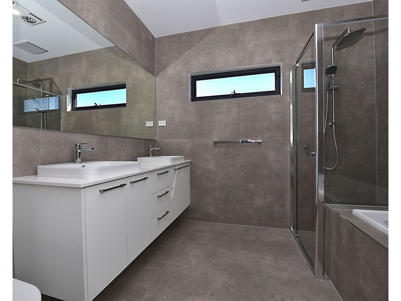 2/8 Myriong Street, Clayton VIC 3168