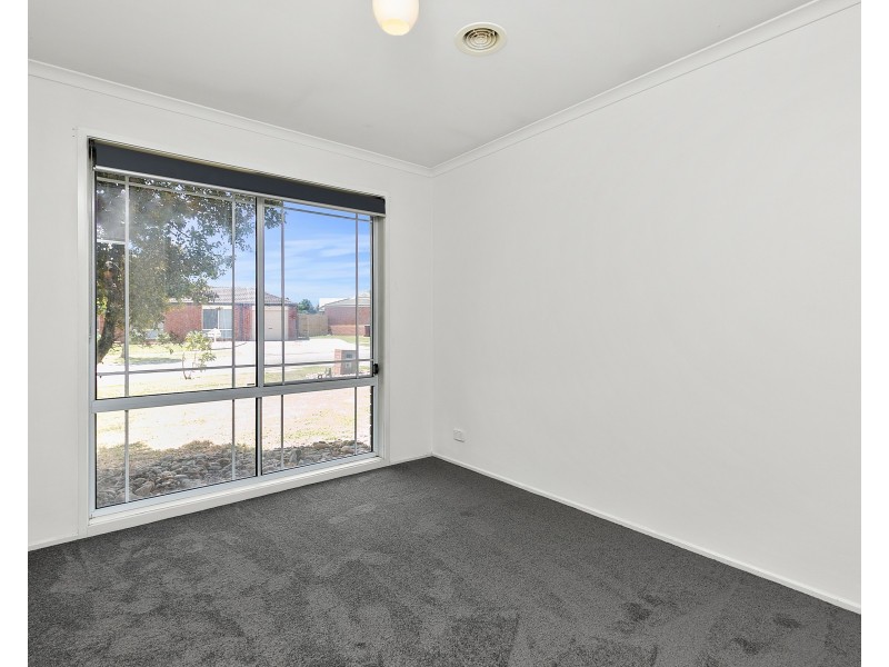 4 Shadi Court, Cranbourne West VIC 3977