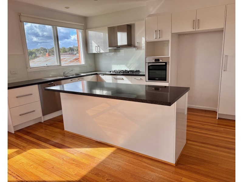 5 Glenda Street, Doncaster VIC 3108