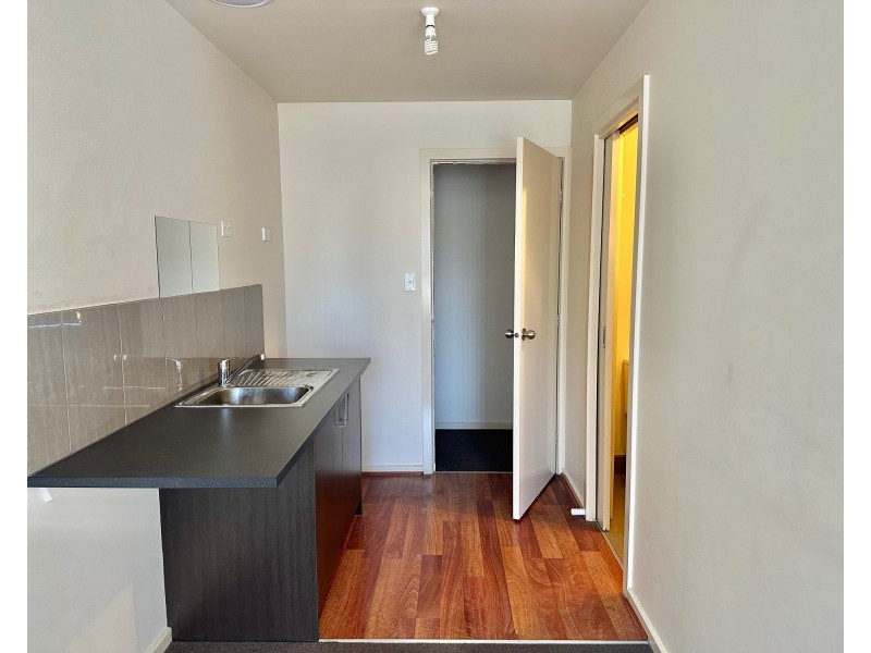 8/5 Rayhur Street, Clayton South VIC 3169