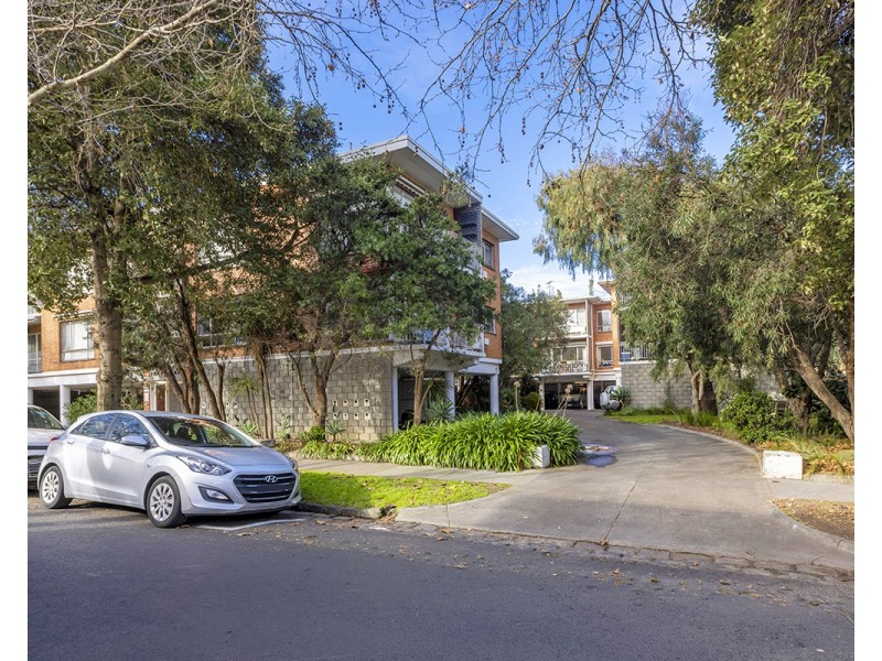 15/21-23 Tiuna Grove, Elwood VIC 3184