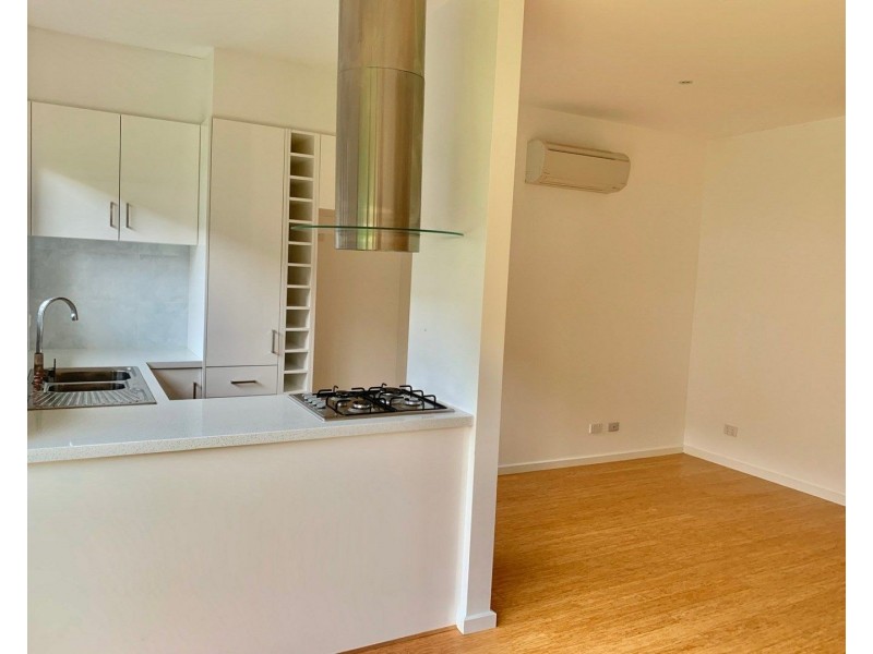 2/54 Edinburgh Street, Clayton VIC 3168