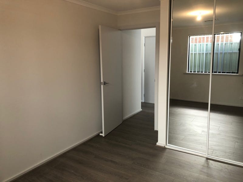 4 Grove Avenue, Elizabeth Park SA 5113