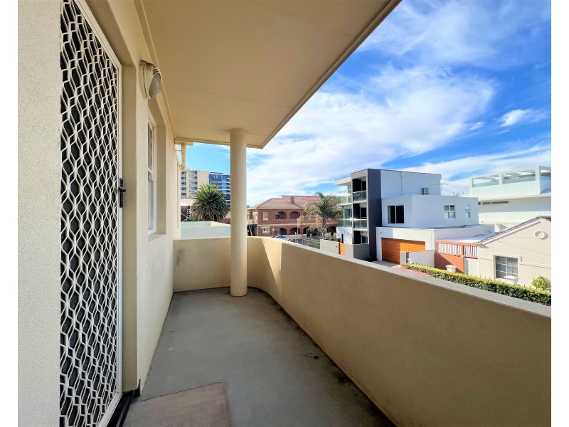 7/18A South Esplanade, Glenelg SA 5045
